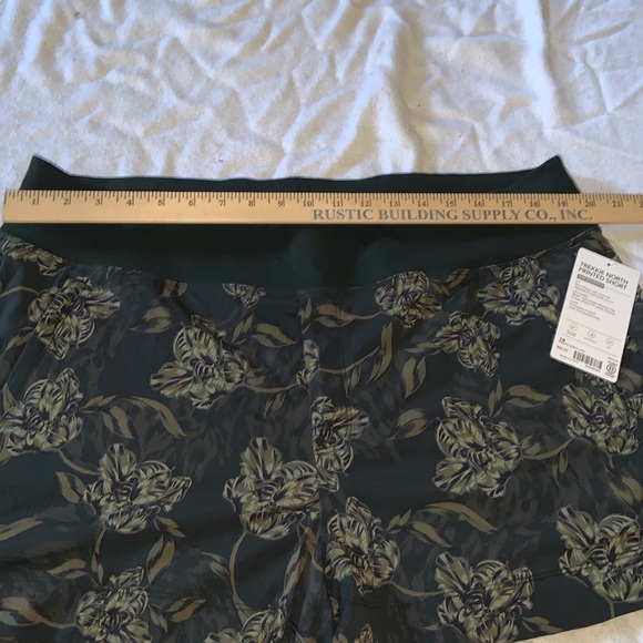ATHLETA Trekkie North floral print shorts mid rise hiking athletic fabric green - Picture 7 of 13